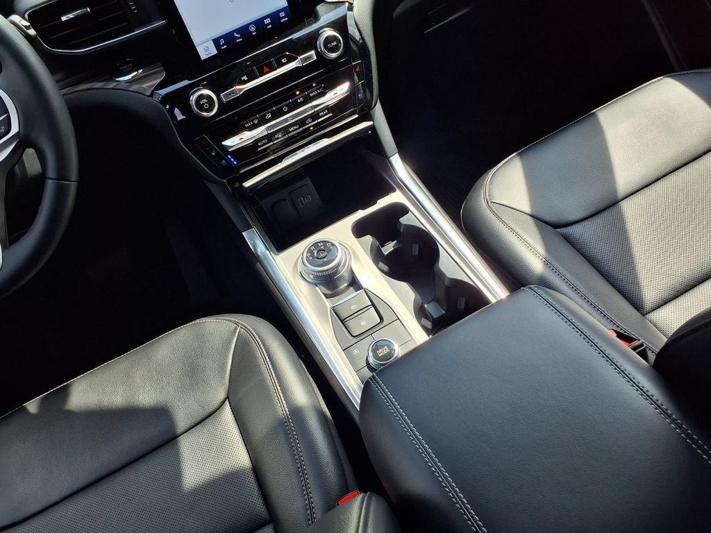 Certified 2023 Ford Explorer Limited w/ Limited Technology Package AWD/4WD image 13