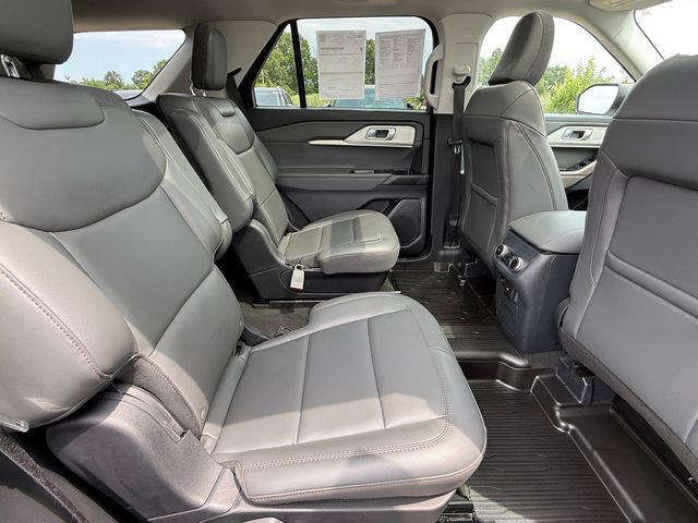 Certified 2025 Ford Explorer Active w/ Active Comfort Package AWD/4WD image 24