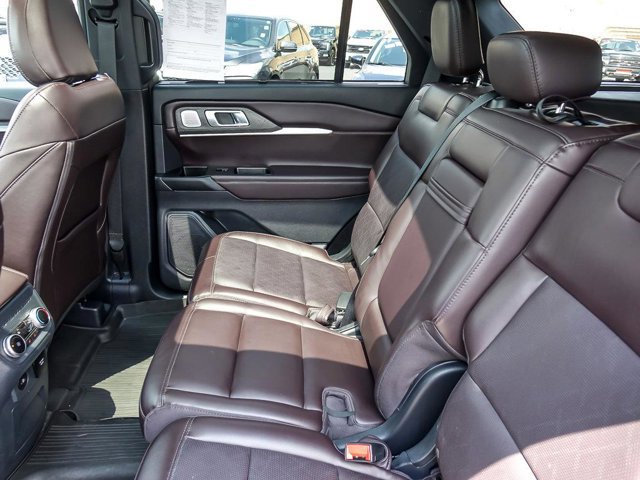 Certified 2025 Ford Explorer Platinum image 18