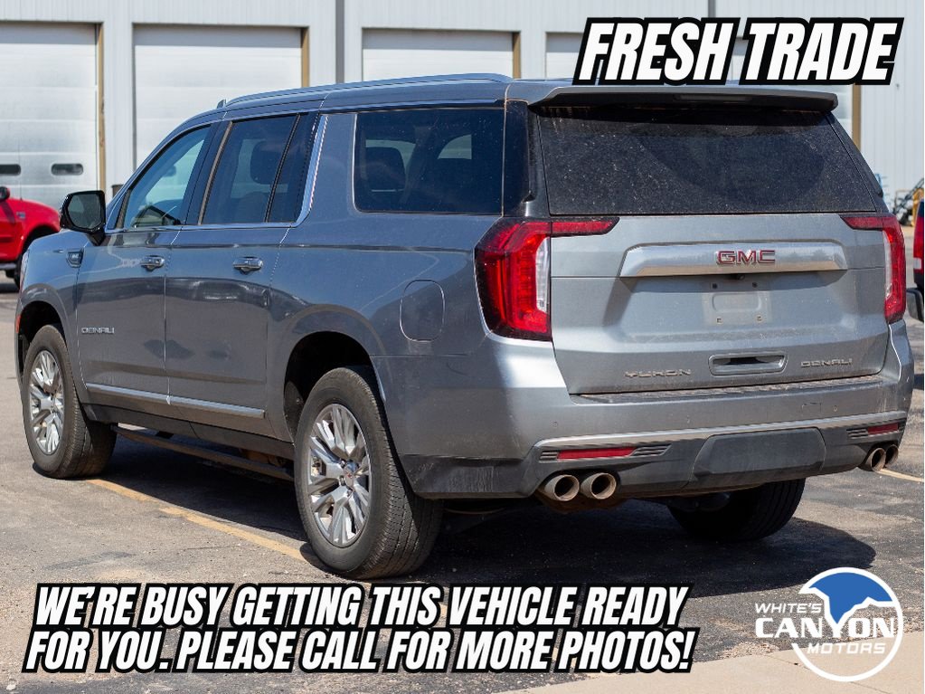 Used 2023 GMC Yukon XL Denali AWD/4WD image 3