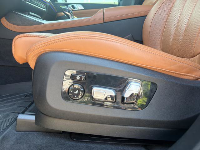 Used 2021 BMW X7 xDrive40i w/ Executive Package AWD/4WD image 14