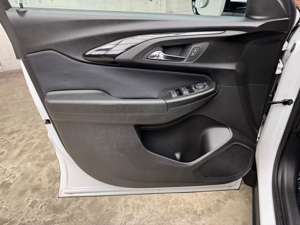 Used 2023 Chevrolet TrailBlazer ACTIV AWD/4WD image 10