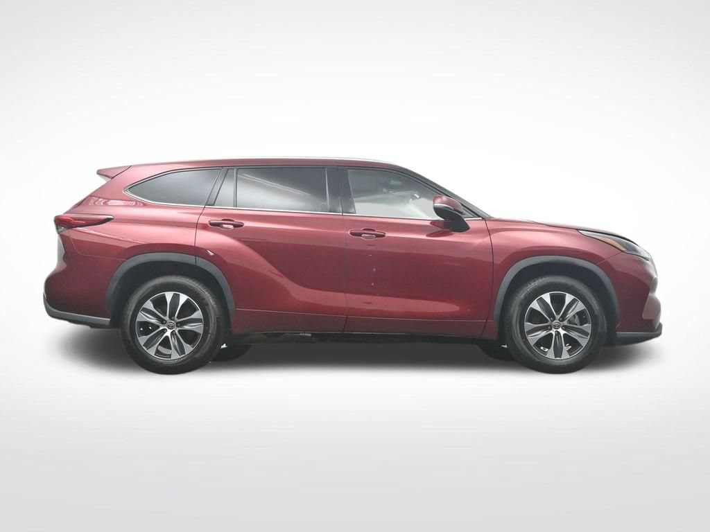 Used 2021 Toyota Highlander XLE FWD image 43