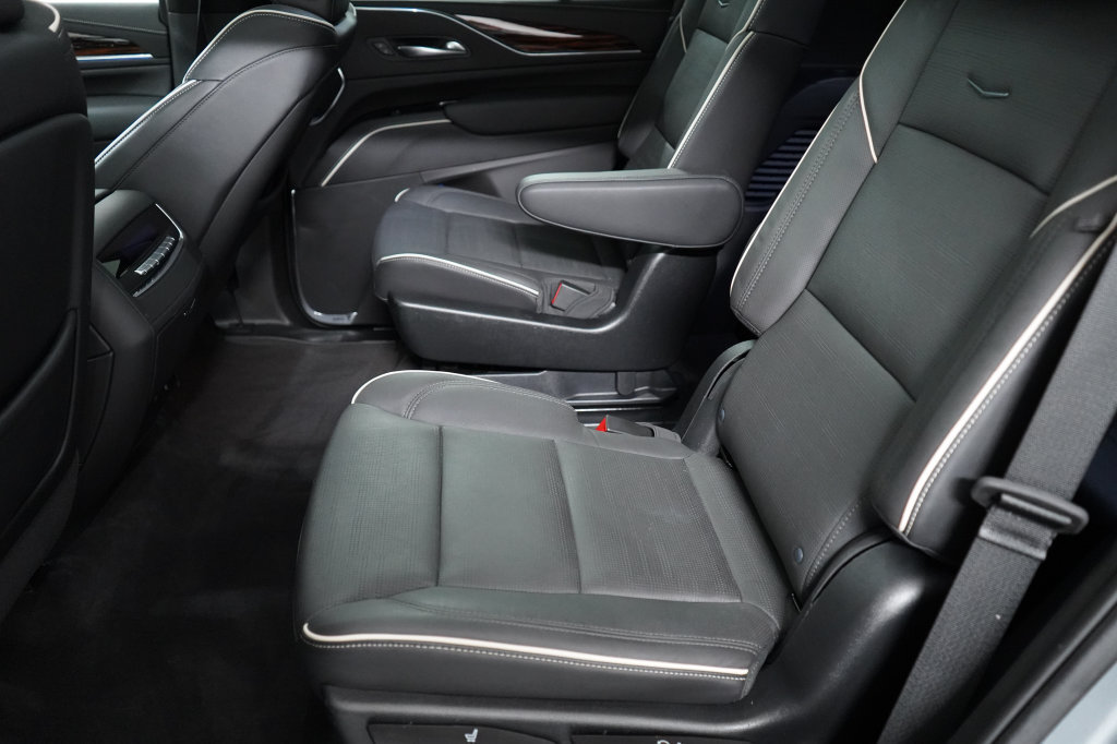 Used 2023 Cadillac Escalade Premium Luxury w/ LPO, Radiant Package AWD/4WD image 20