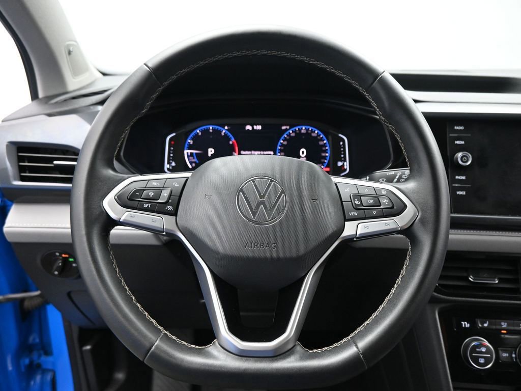 Used 2022 Volkswagen Taos SEL w/ Panoramic Sunroof Package image 39