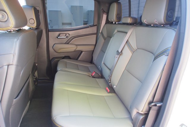 Used 2026 Chevrolet Colorado ZR2 w/ Technology Package image 18