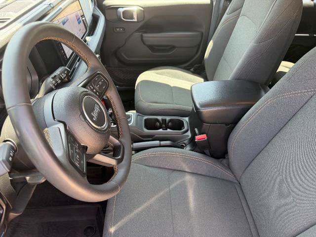 Used 2024 Jeep Wrangler Unlimited AWD/4WD image 10