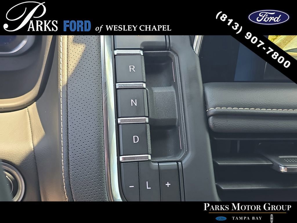 Used 2024 Chevrolet Suburban Premier image 27