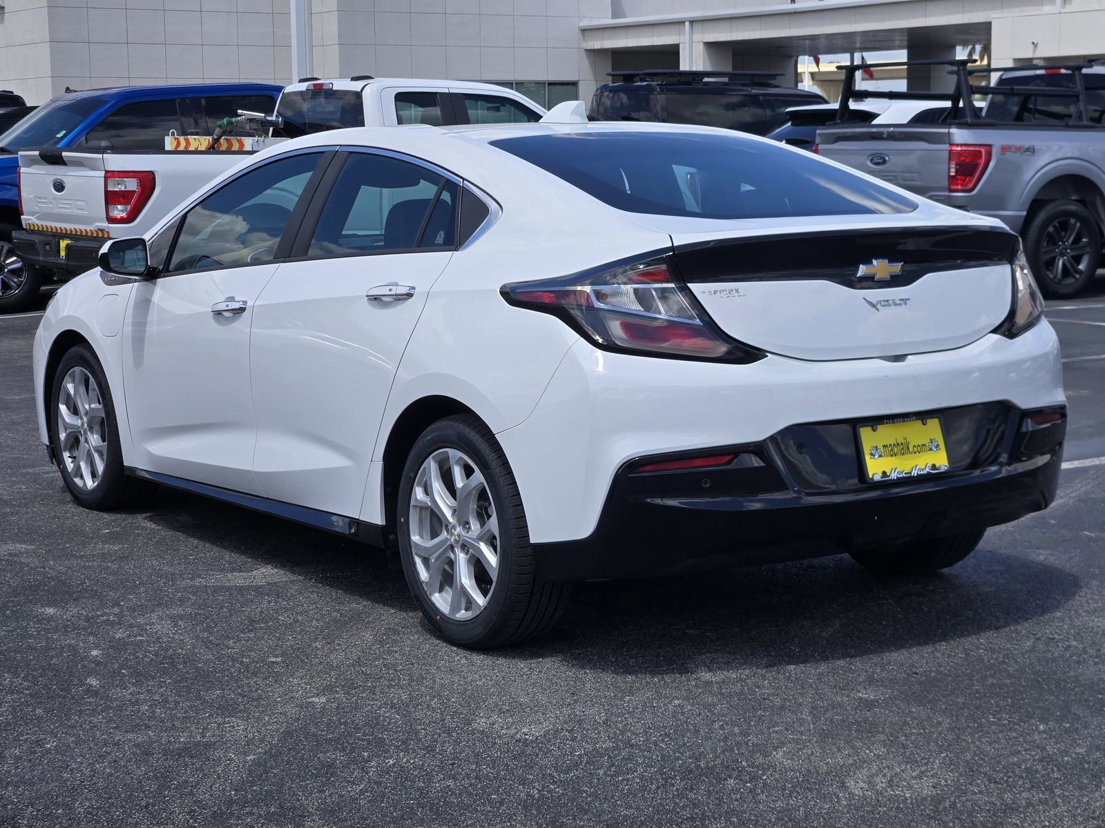 Used 2018 Chevrolet Volt Premier w/ Driver Confidence Package image 5
