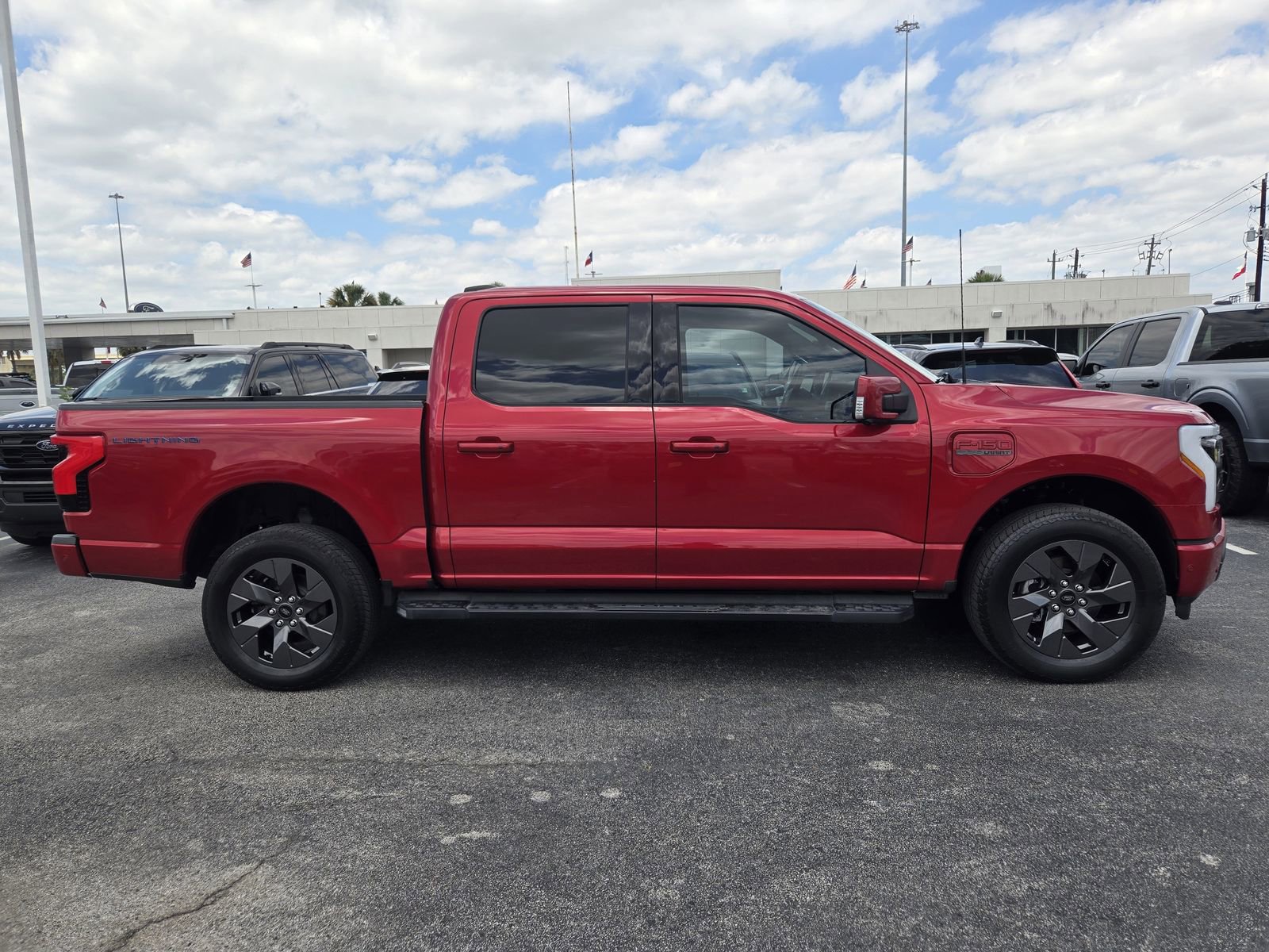 Certified 2023 Ford F150 Lightning Lariat AWD/4WD image 4