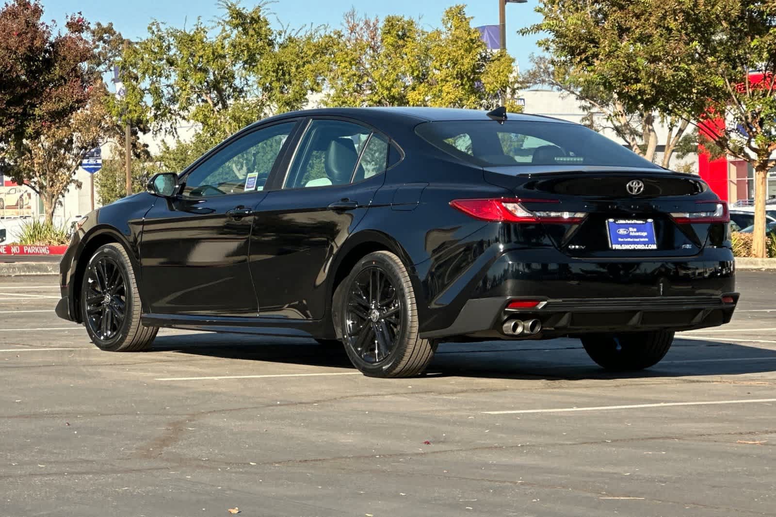 Used 2025 Toyota Camry SE w/ Convenience Package FWD image 6