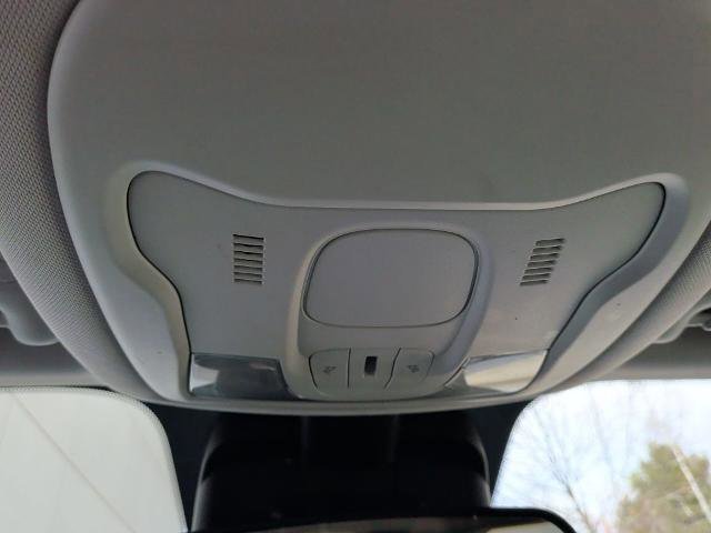 Used 2017 Jeep Renegade Latitude image 25