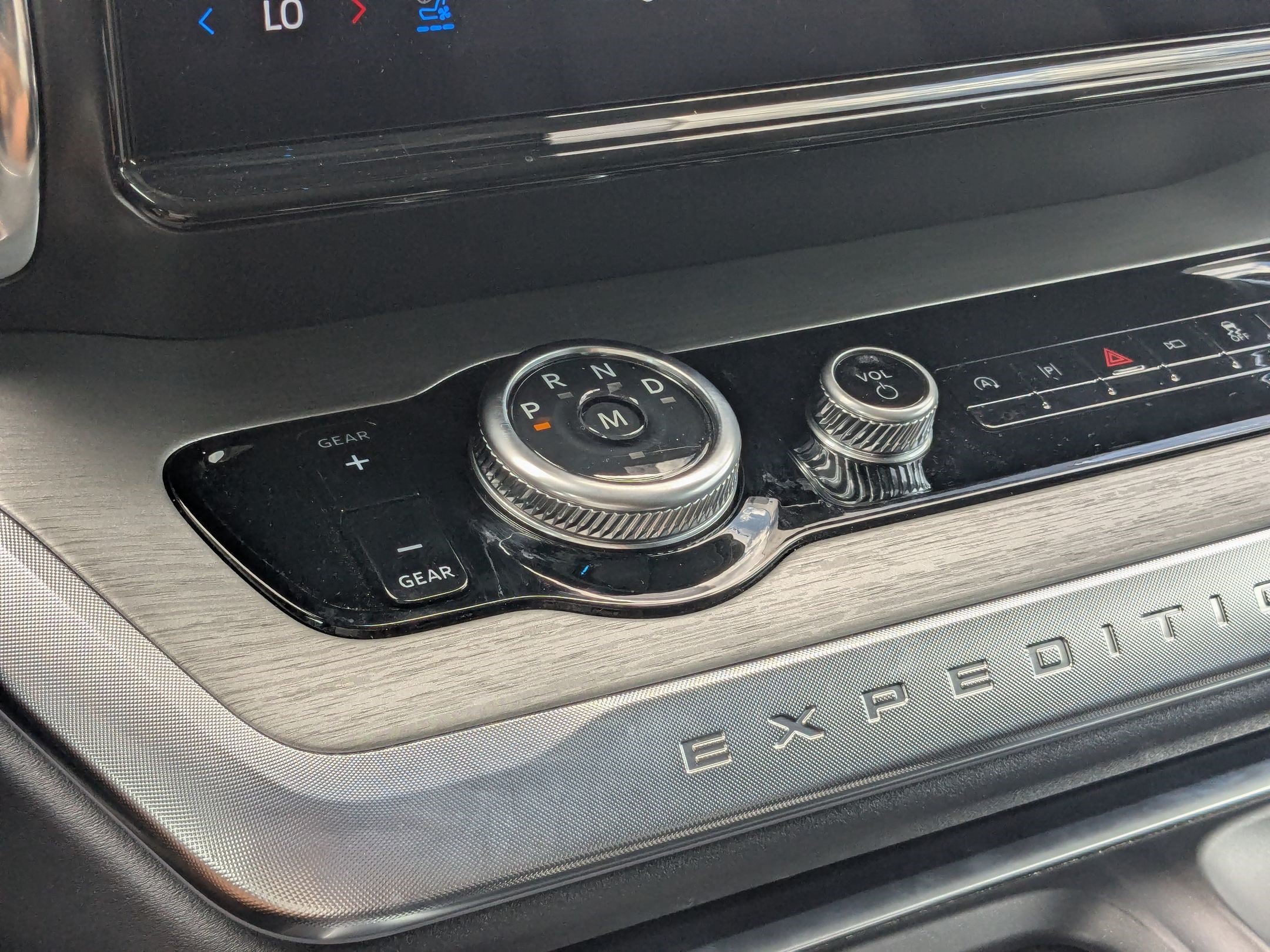 Certified 2025 Ford Expedition Platinum AWD/4WD image 27