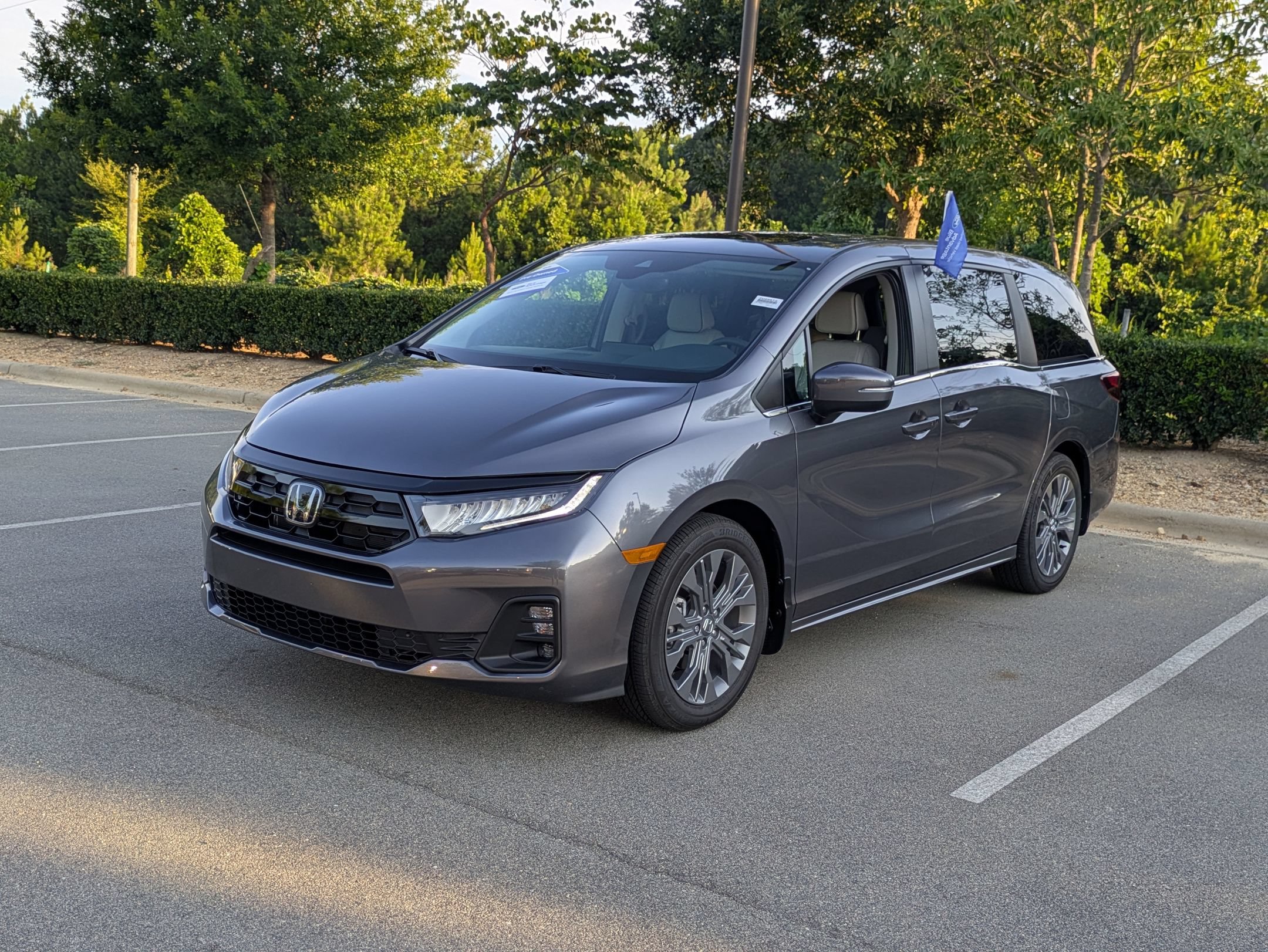 Used 2025 Honda Odyssey Touring image 7