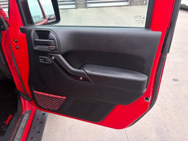 Used 2017 Jeep Wrangler Unlimited Rubicon AWD/4WD image 28