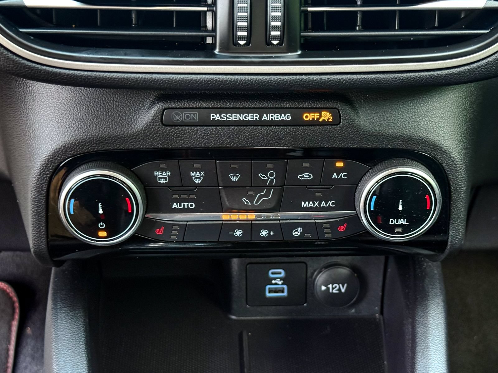 Certified 2022 Ford Escape SEL w/ SEL Stealth AWD Package image 27