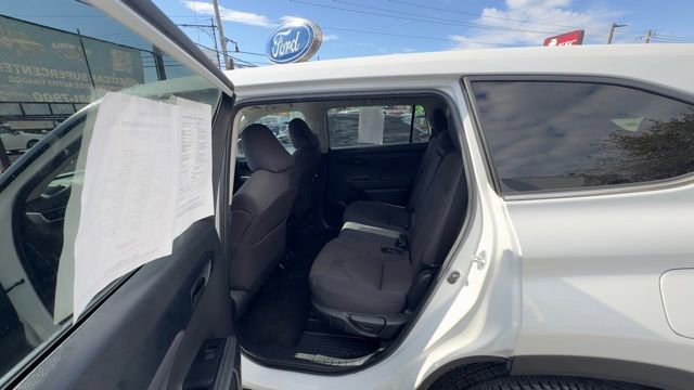 Used 2024 Toyota Highlander LE FWD image 21