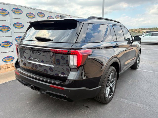 Certified 2025 Ford Explorer ST-Line w/ Premium Package AWD/4WD image 5