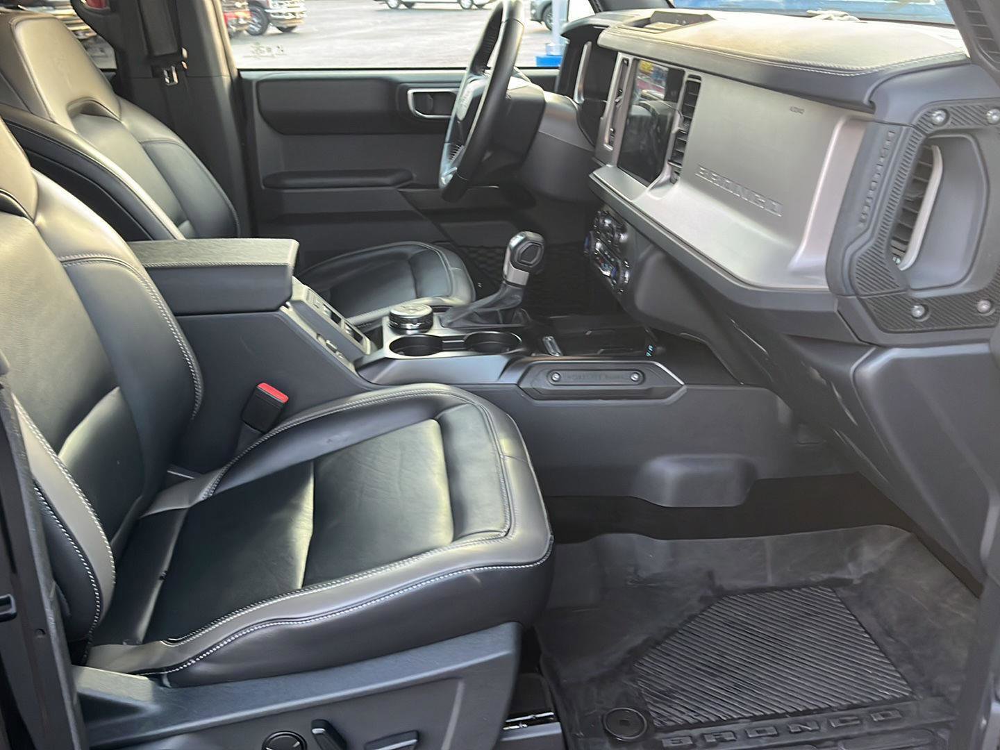 Certified 2025 Ford Bronco Outer Banks AWD/4WD image 13