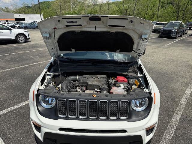 Used 2023 Jeep Renegade Latitude AWD/4WD image 27