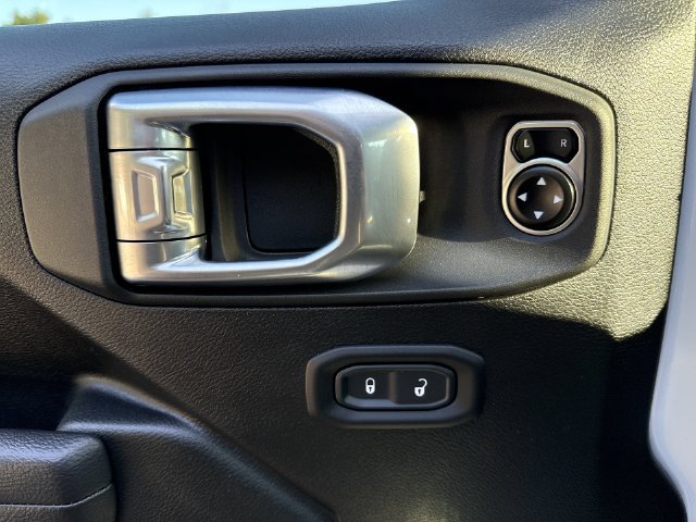 Used 2024 Jeep Wrangler Unlimited Sport AWD/4WD image 13