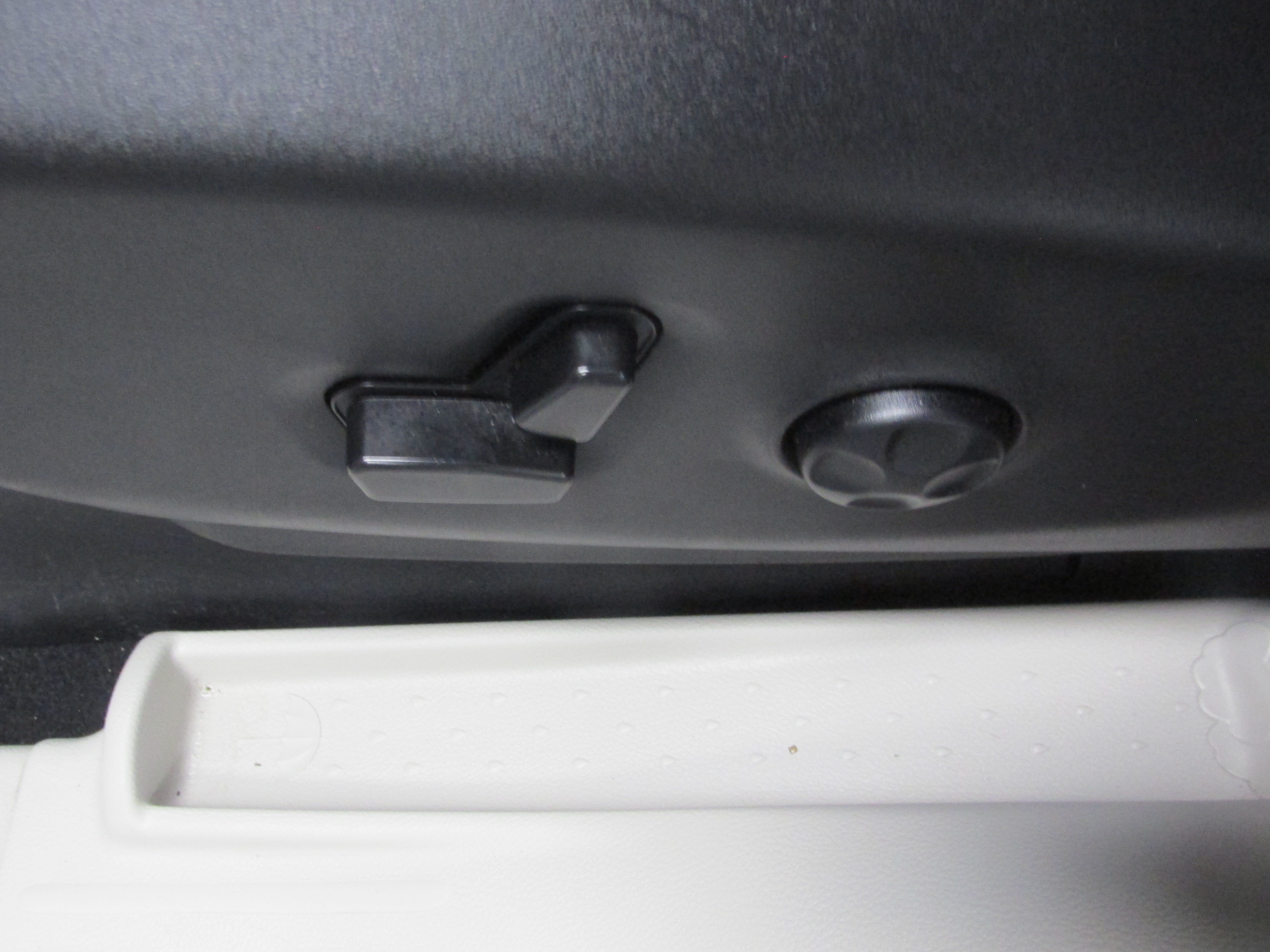Used 2023 Chrysler Voyager LX FWD image 27