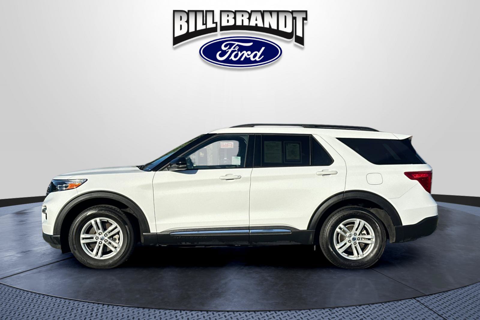 Certified 2024 Ford Explorer XLT w/ Equipment Group 202A AWD/4WD image 6