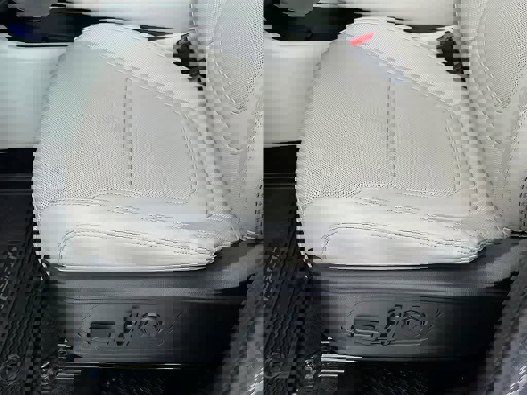 Used 2025 Hyundai Tucson Limited image 31