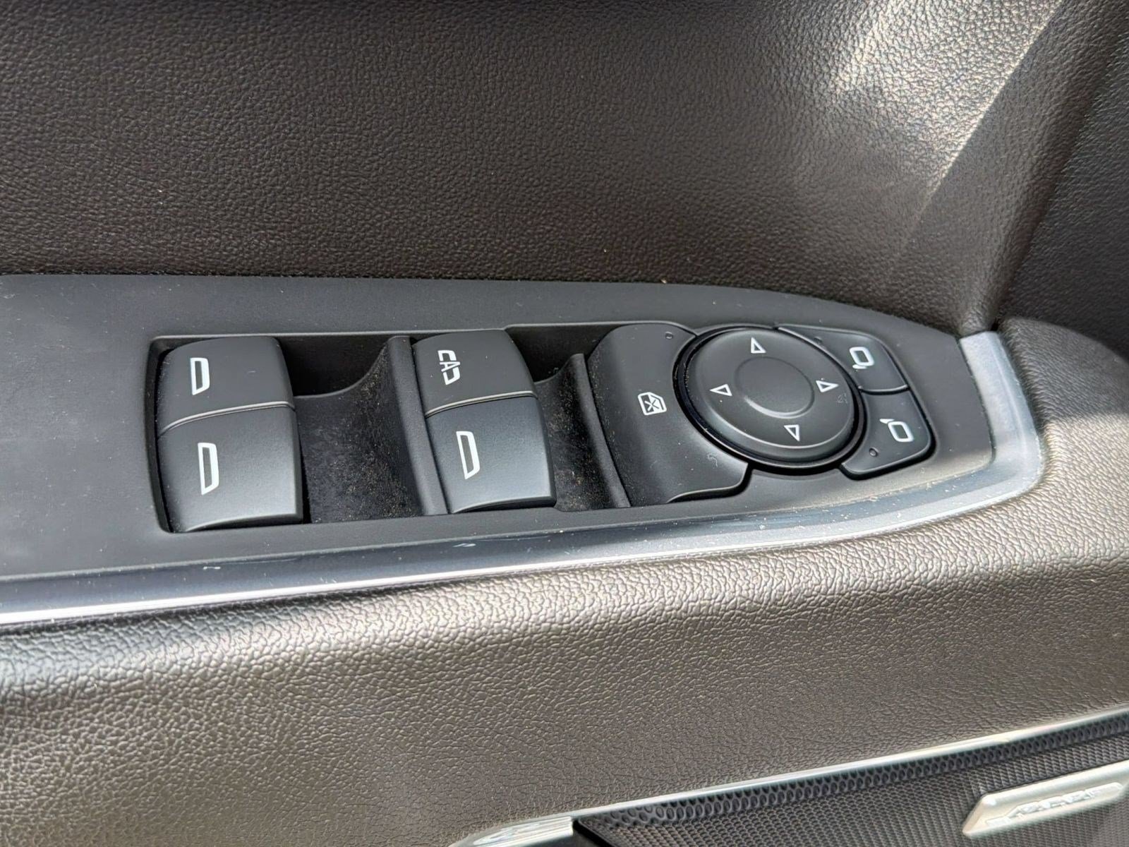 Used 2024 Chevrolet Silverado 1500 LT Trail Boss w/ Convenience Package II AWD/4WD image 14