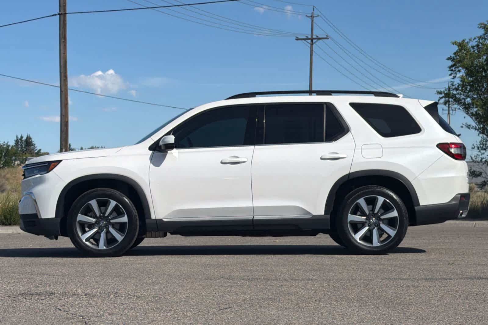 Used 2025 Honda Pilot Touring image 5