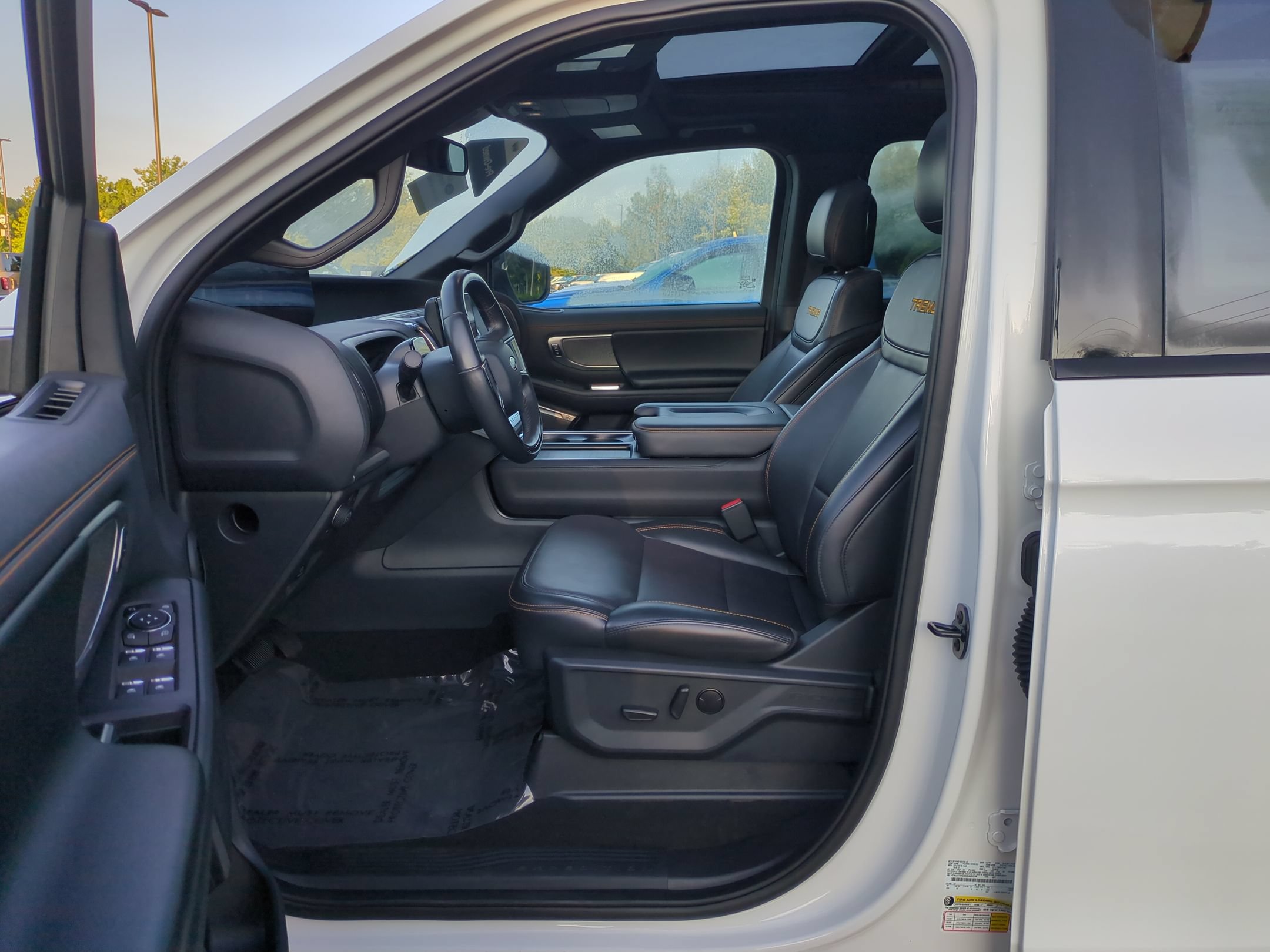 Certified 2025 Ford Expedition Tremor AWD/4WD image 13
