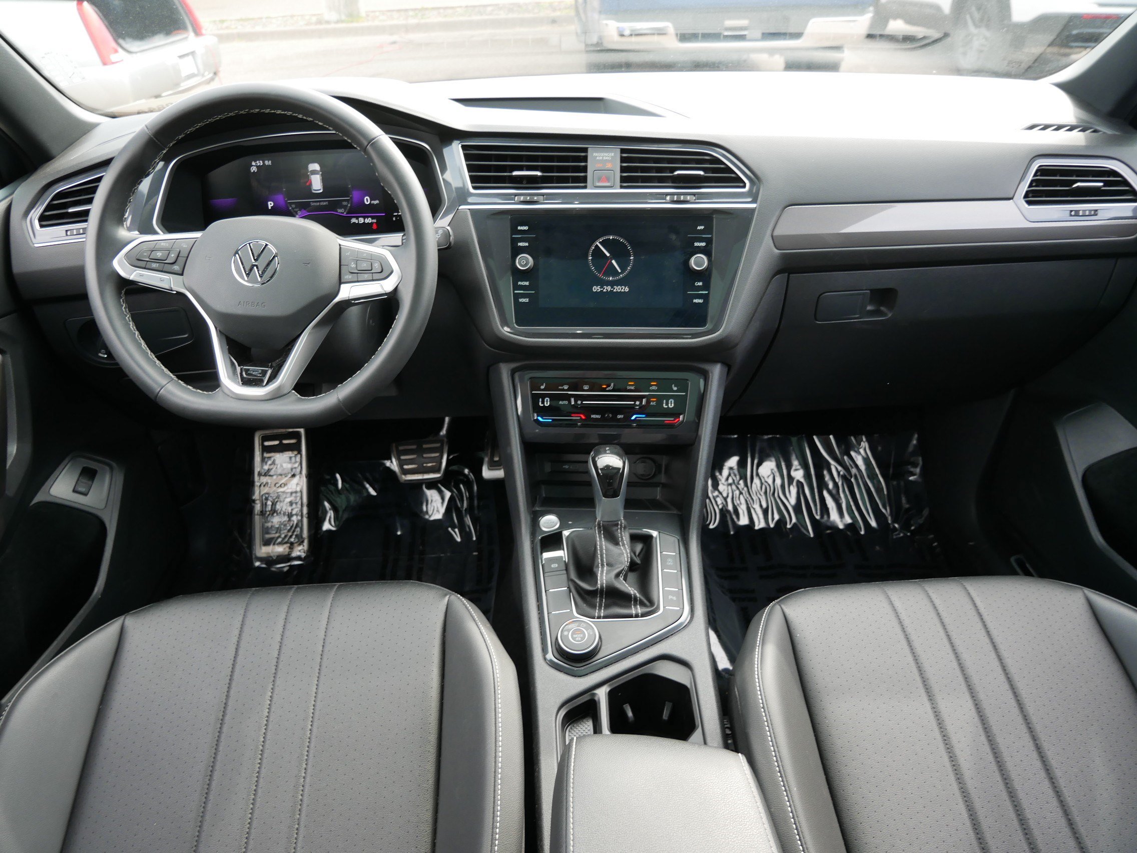 Used 2023 Volkswagen Tiguan SE R-Line AWD/4WD image 10