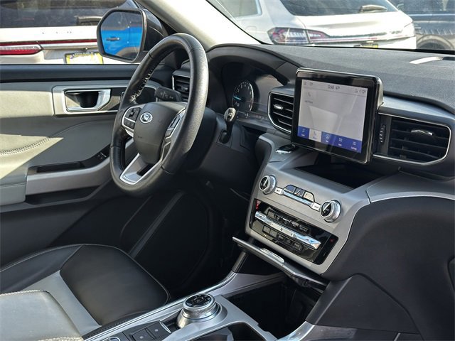 Certified 2022 Ford Explorer XLT w/ Equipment Group 202A image 34