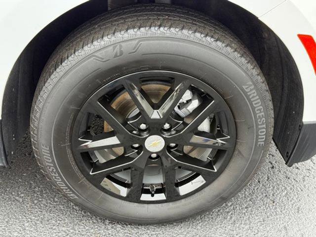 Used 2022 Chevrolet Equinox LT w/ LPO, Floor Liner Package image 9