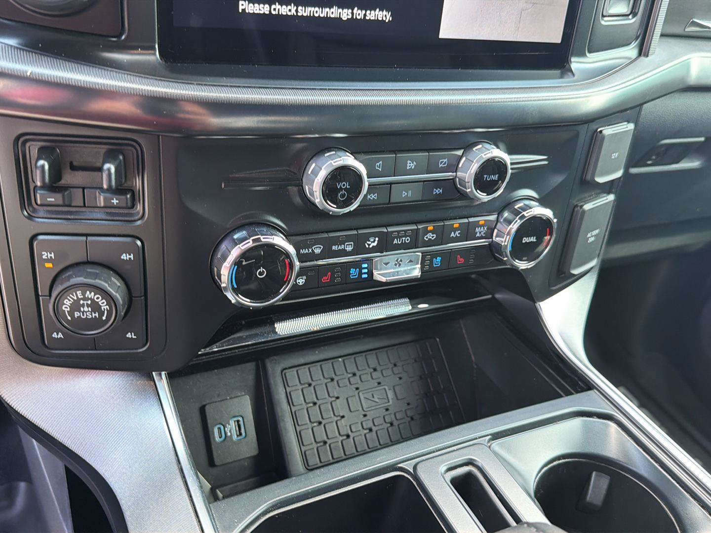 Certified 2024 Ford F150 Platinum w/ FX4 Off-Road Package AWD/4WD image 29