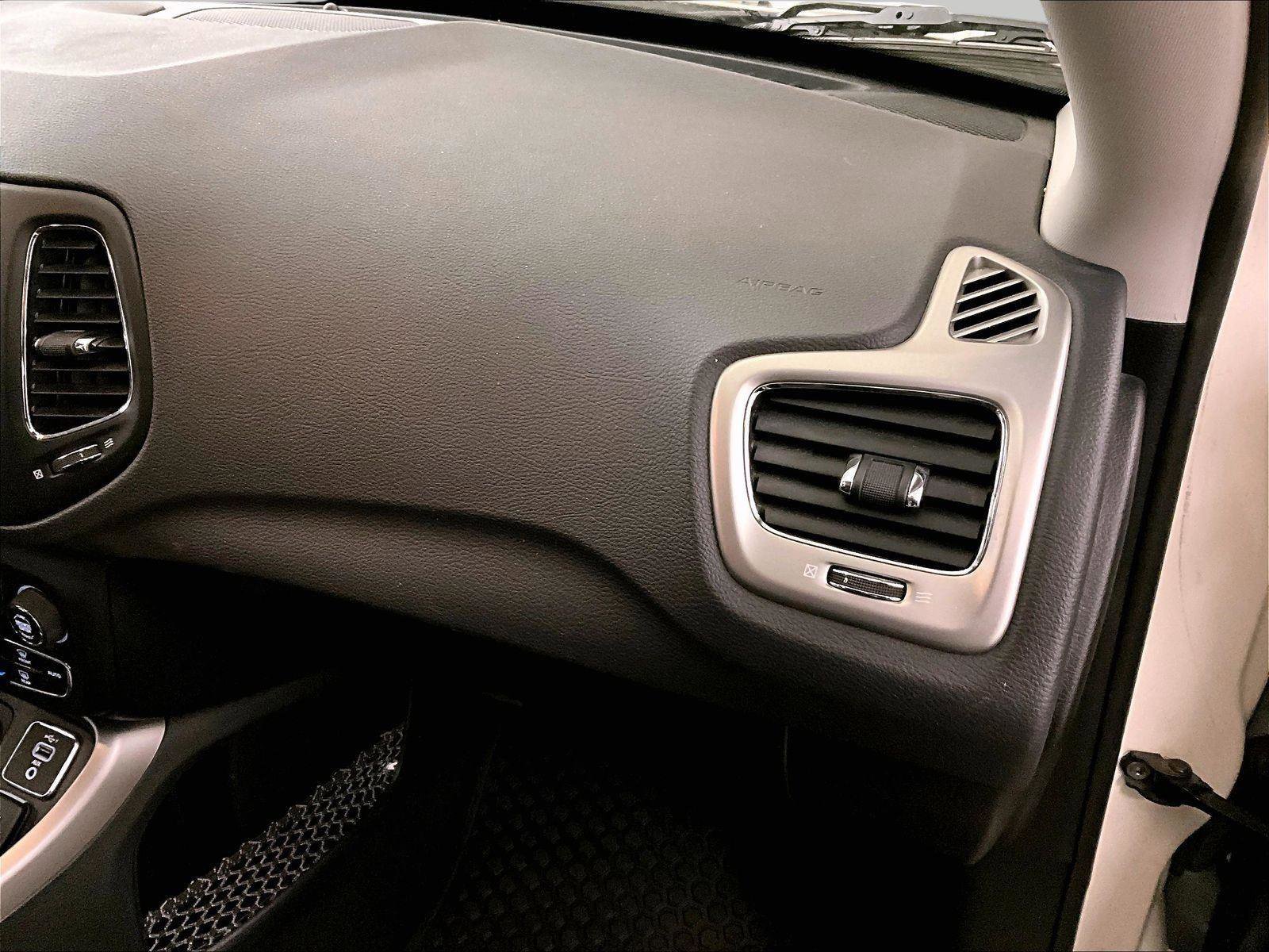 Used 2019 Jeep Compass Latitude w/ Cold Weather Group image 15