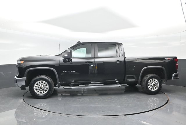 Used 2025 Chevrolet Silverado 2500 LT w/ Convenience Package AWD/4WD image 4