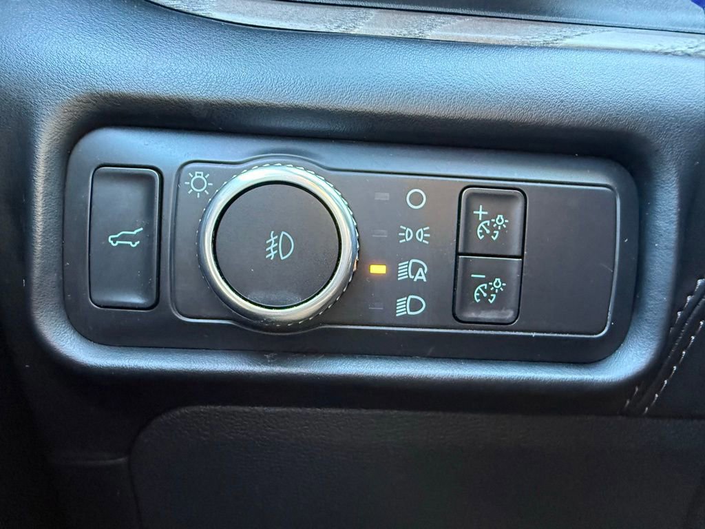 Certified 2022 Ford Explorer Platinum w/ Equipment Group 601A image 26