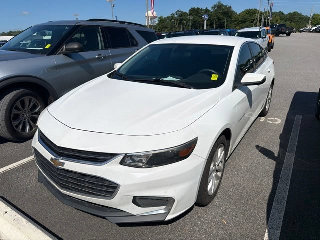 Used 2017 Chevrolet Malibu LT FWD image 1
