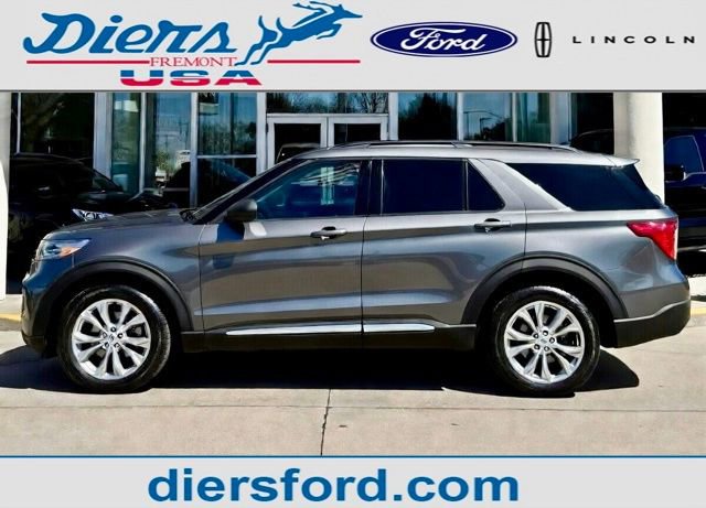 Certified 2023 Ford Explorer XLT w/ Equipment Group 202A AWD/4WD image 1