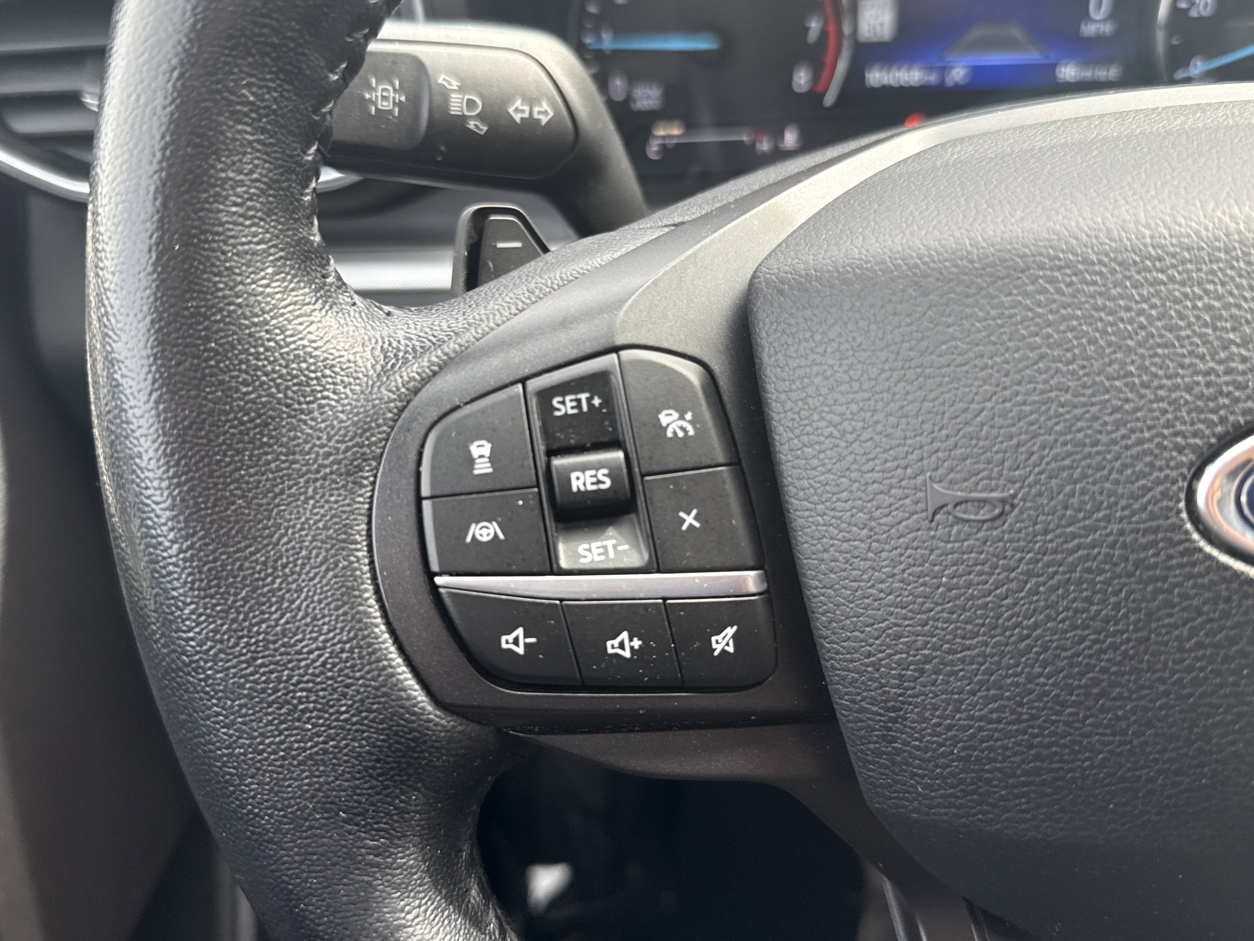 Certified 2020 Ford Explorer XLT w/ Equipment Group 202A AWD/4WD image 16