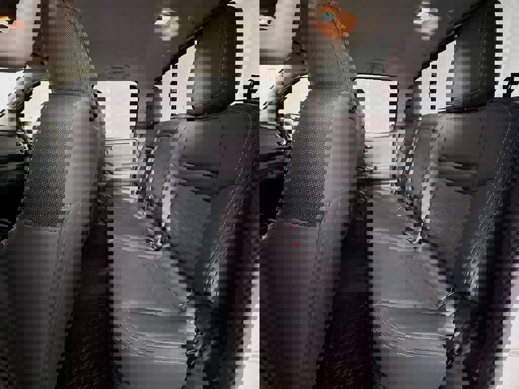 Used 2024 Nissan Frontier SV w/ Technology Package image 16