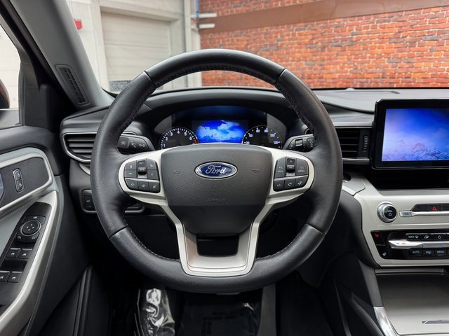Certified 2022 Ford Explorer XLT w/ Equipment Group 202A image 15
