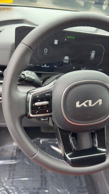 Used 2026 Kia Carnival SX FWD image 9