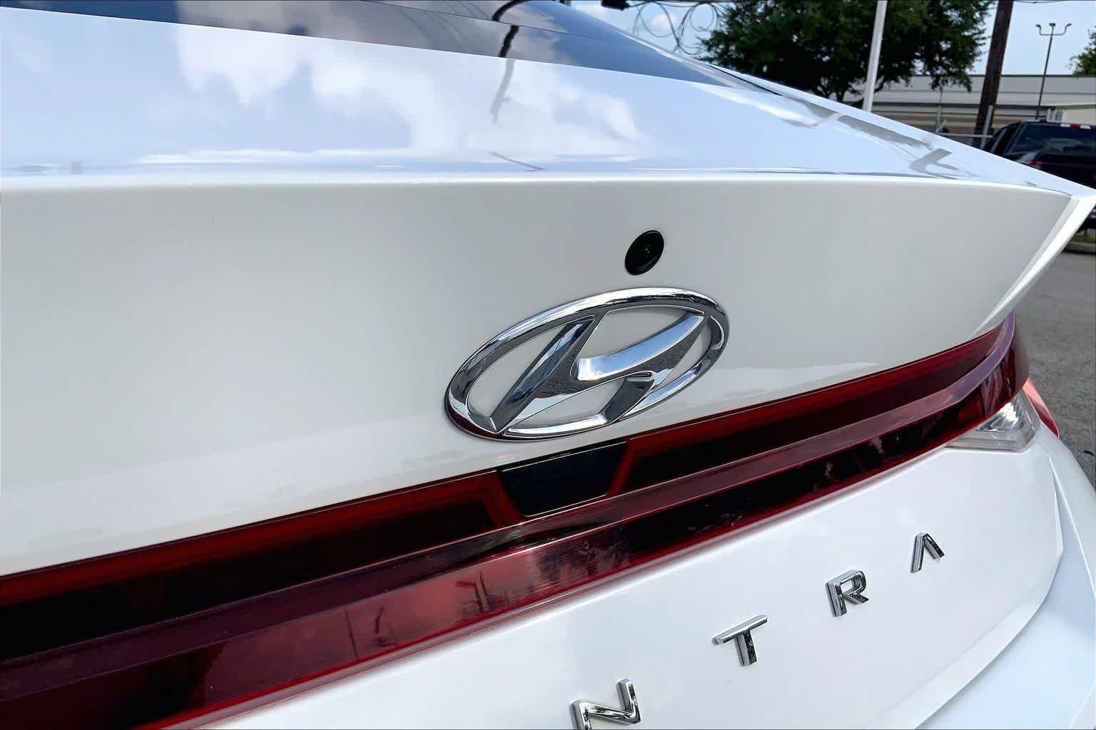 Used 2021 Hyundai Elantra SE FWD image 10