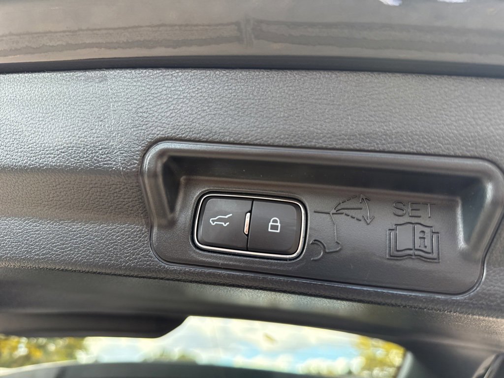 Certified 2022 Ford Explorer XLT w/ Equipment Group 202A image 27