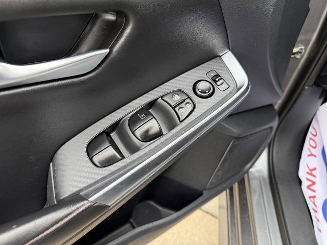 Used 2025 Nissan Sentra SR FWD image 12
