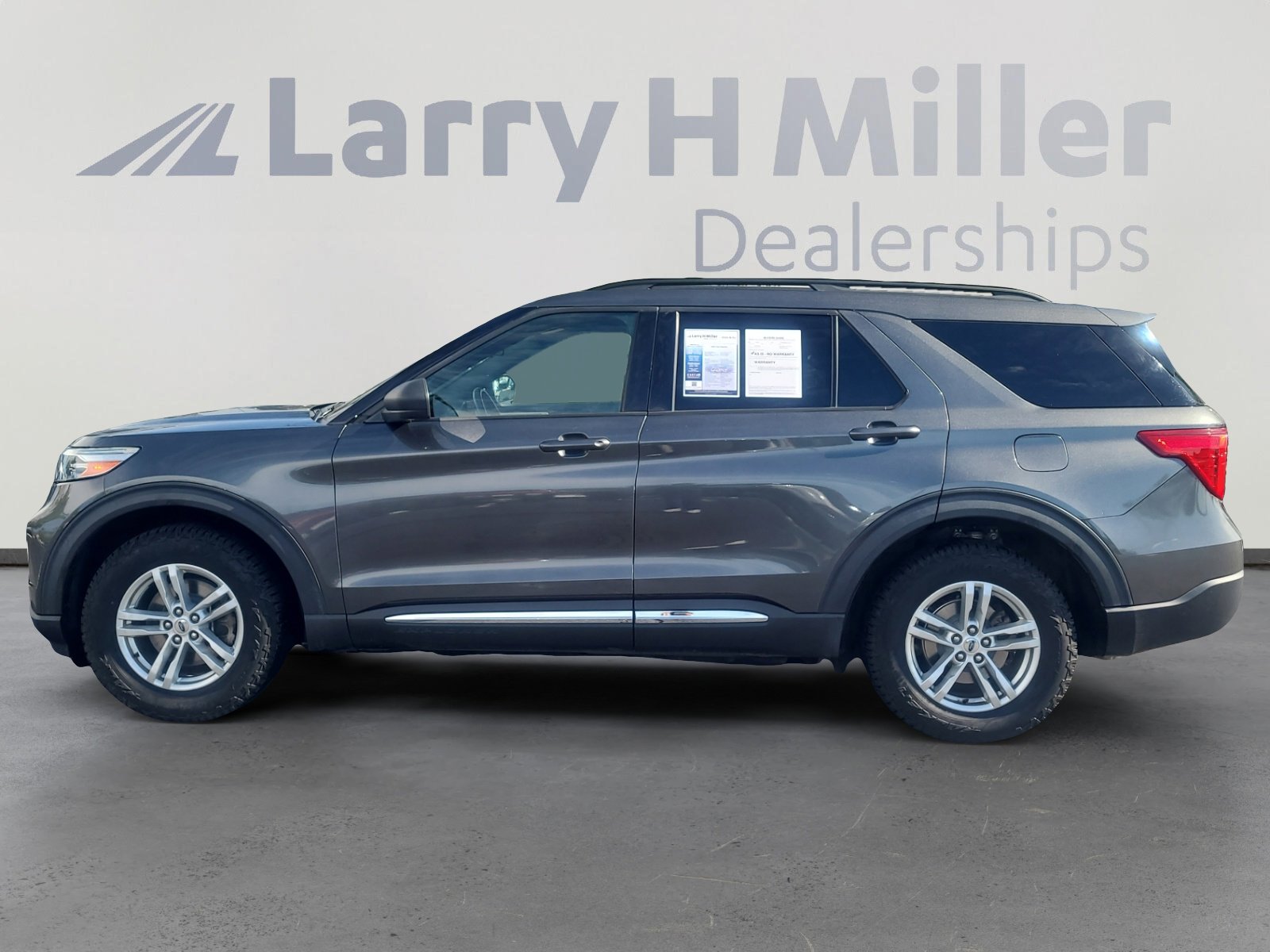 Certified 2020 Ford Explorer XLT AWD/4WD image 2