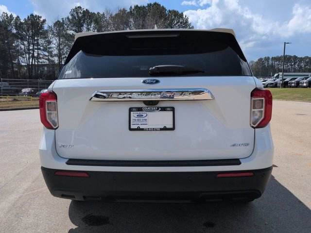 Certified 2023 Ford Explorer XLT image 3