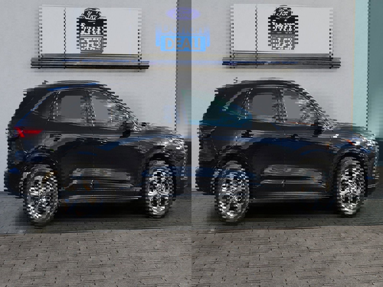 Certified 2023 Ford Escape ST-Line w/ Tech Pack #1 image 6